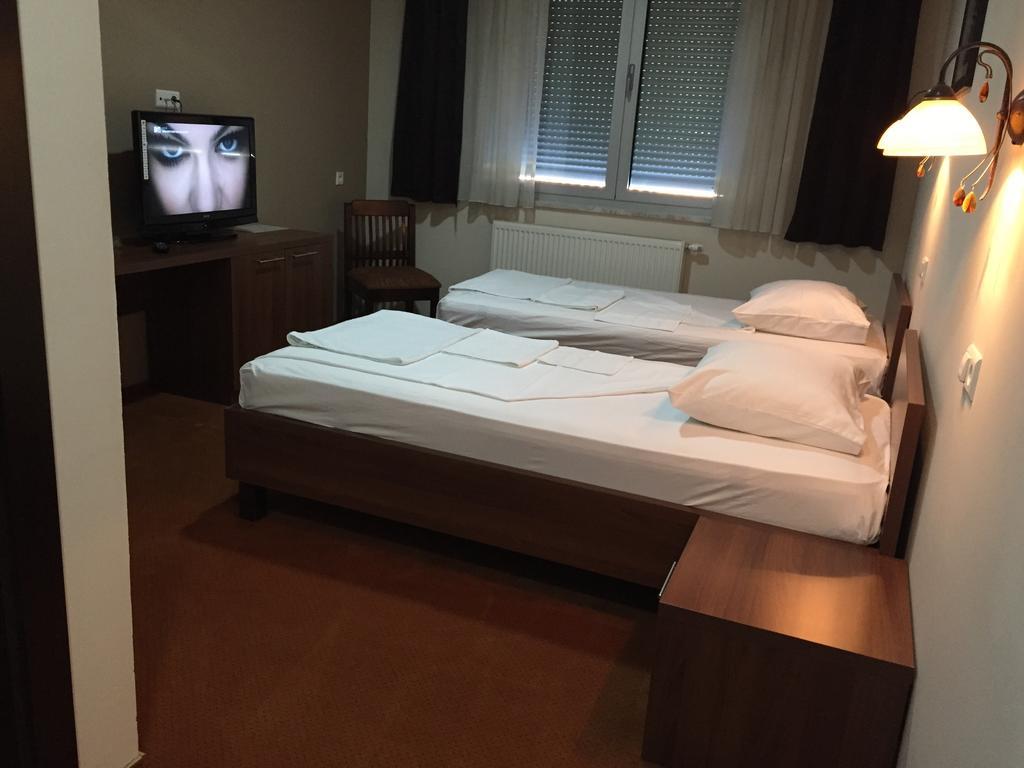 Hotel Oaza コニツ エクステリア 写真